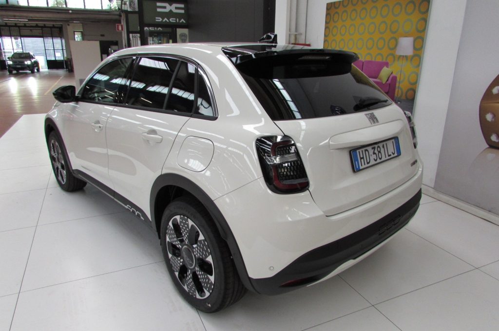 FIAT 600 Hybrid 110 CV DCT MHEV La Prima km zero - 4