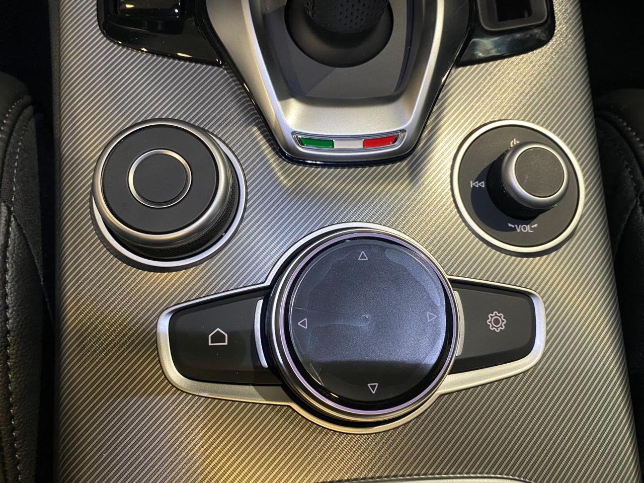 ALFA ROMEO Stelvio 2.2  210 CV AT8 Q4 Veloce Tetto Aprib- C21 - 10