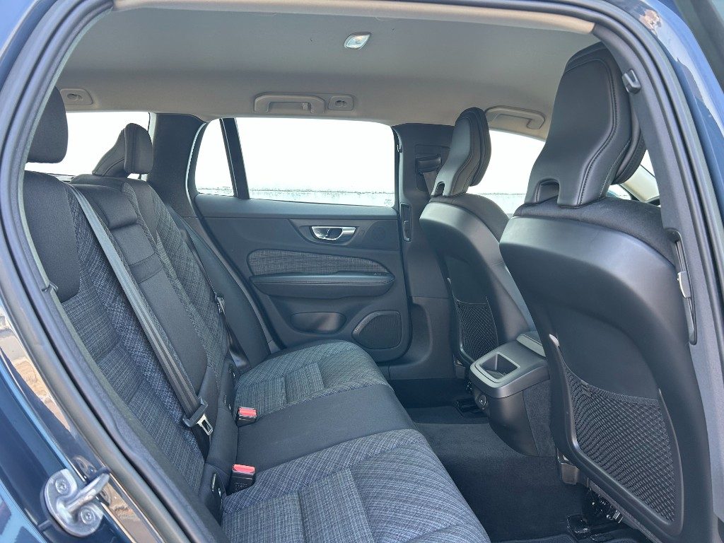 VOLVO V60 B4 (d) automatico Essential - Foto 6
