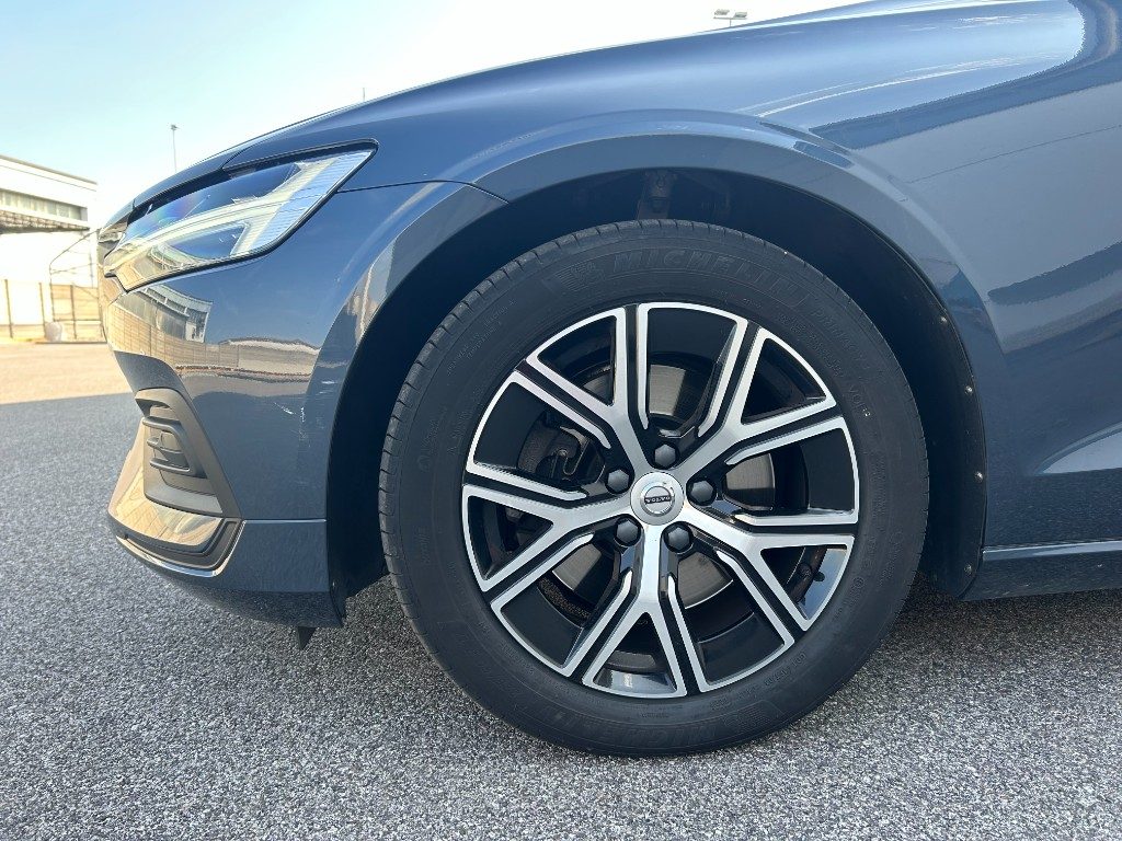 VOLVO V60 B4 (d) automatico Essential - Grid Foto 9