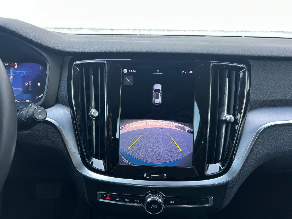 VOLVO V60 B4 (d) automatico Essential - Grid Foto 13