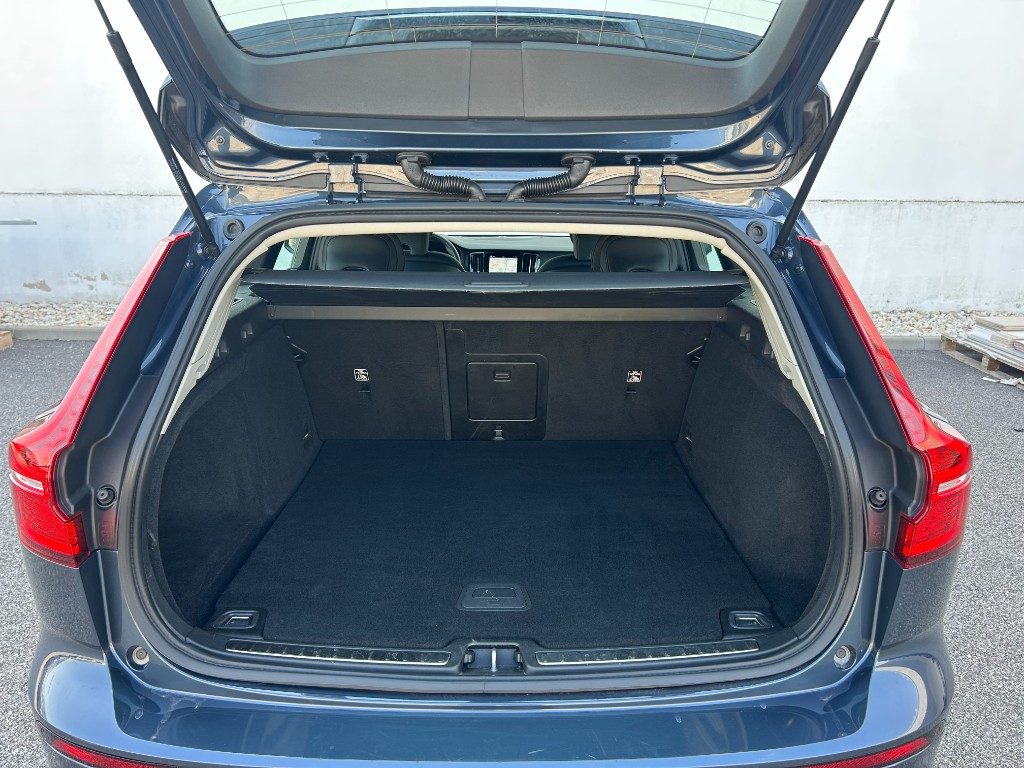 VOLVO V60 B4 (d) automatico Essential - Grid Foto 14
