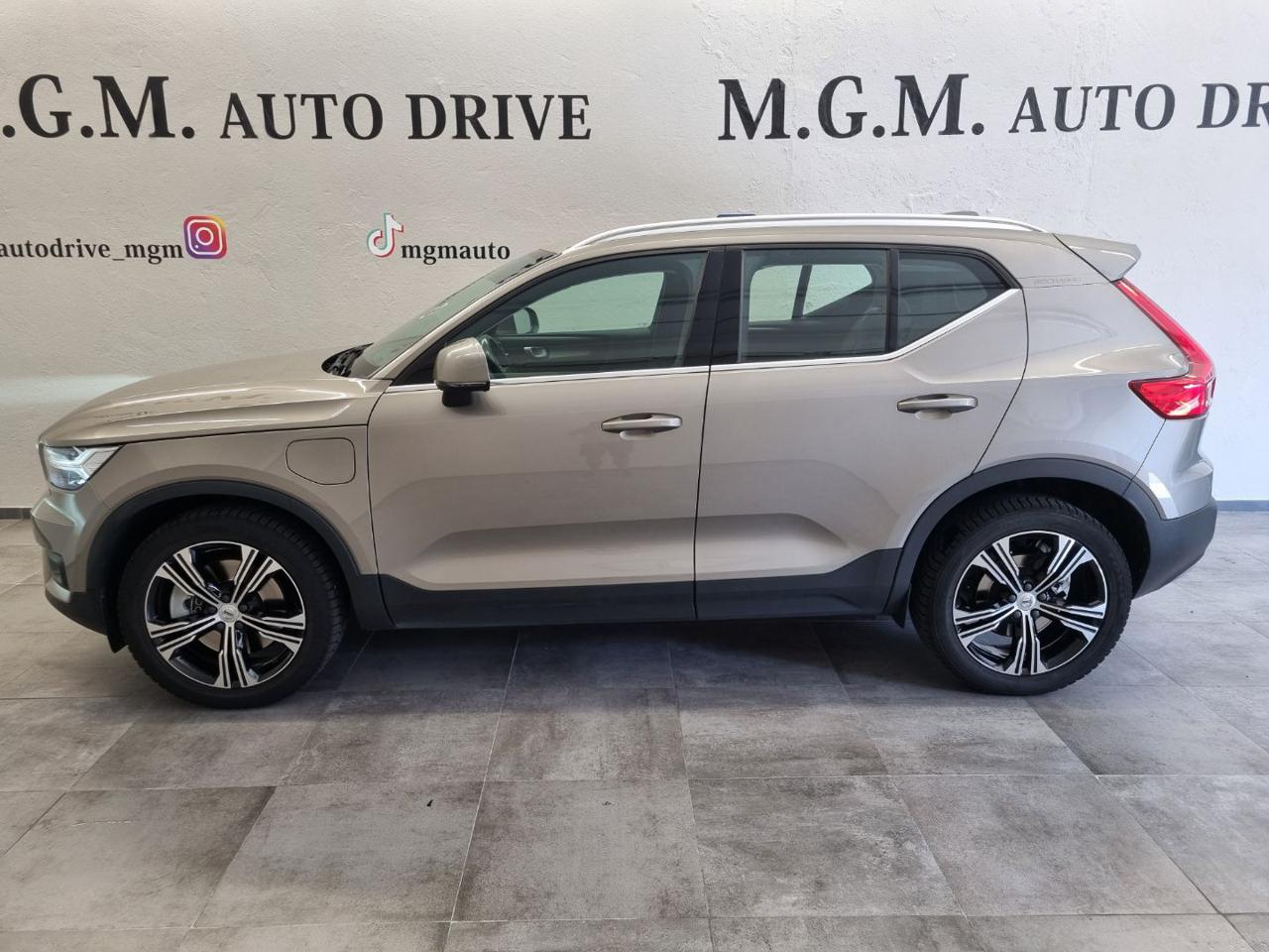 VOLVO XC40 T5 Recharge Plug-in Hybrid Inscription - 2