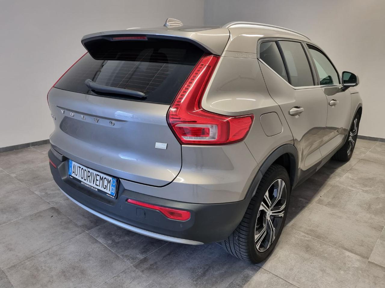 VOLVO XC40 T5 Recharge Plug-in Hybrid Inscription - 26