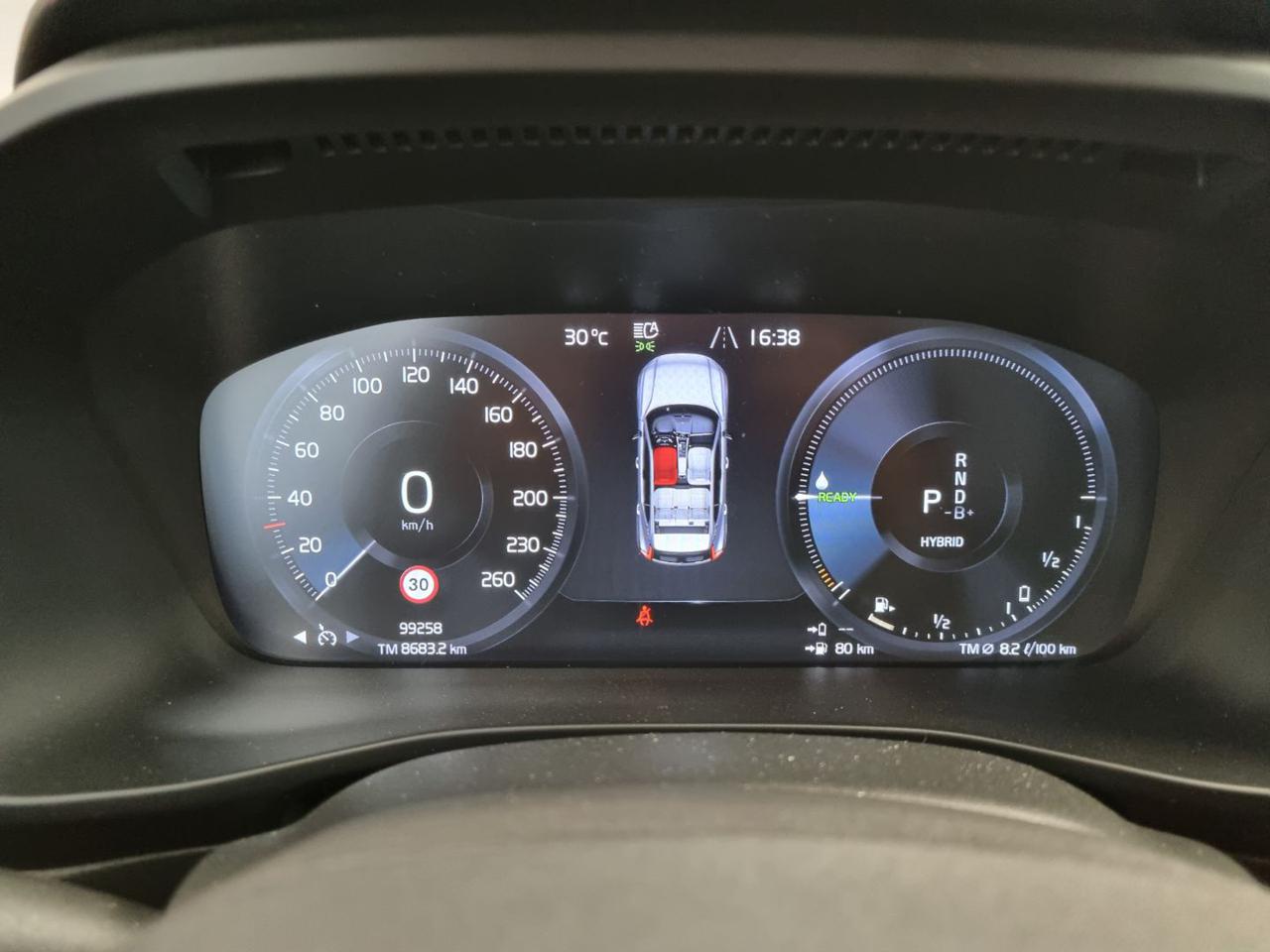 VOLVO XC40 T5 Recharge Plug-in Hybrid Inscription - 28