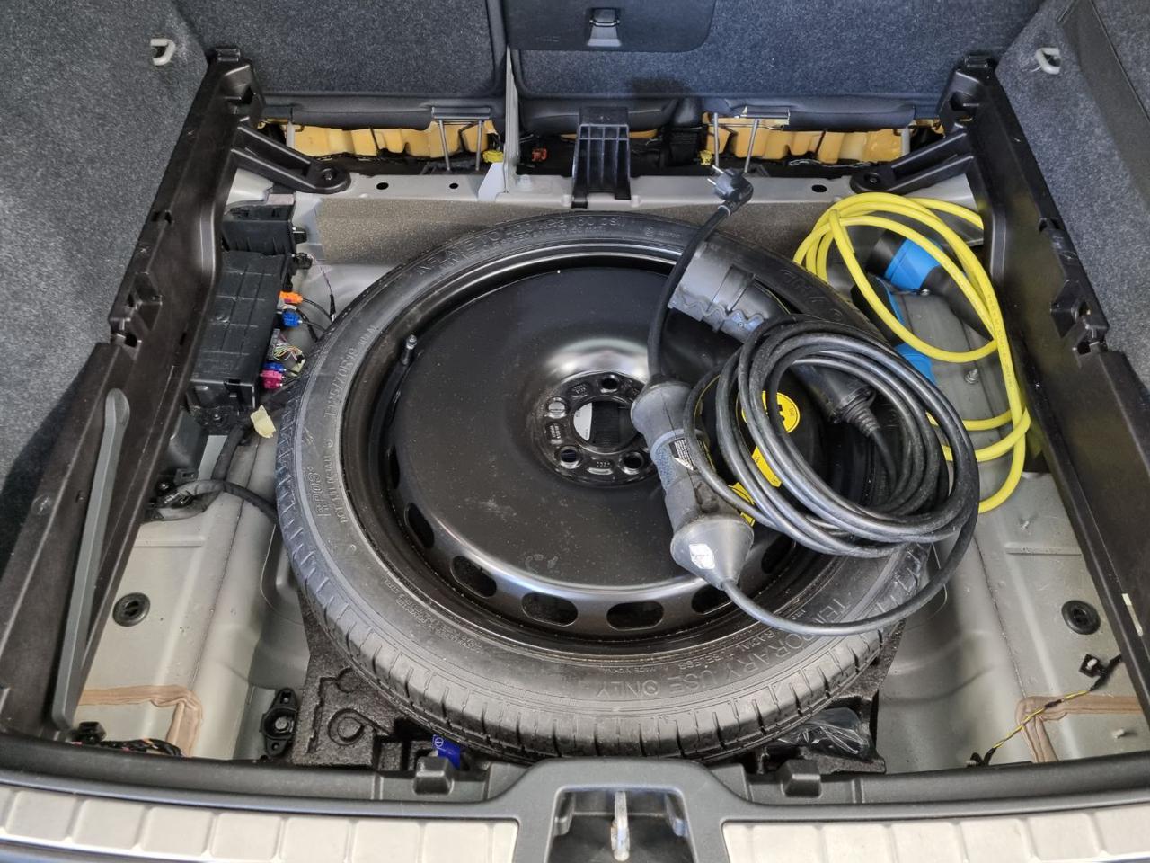 VOLVO XC40 T5 Recharge Plug-in Hybrid Inscription - 16