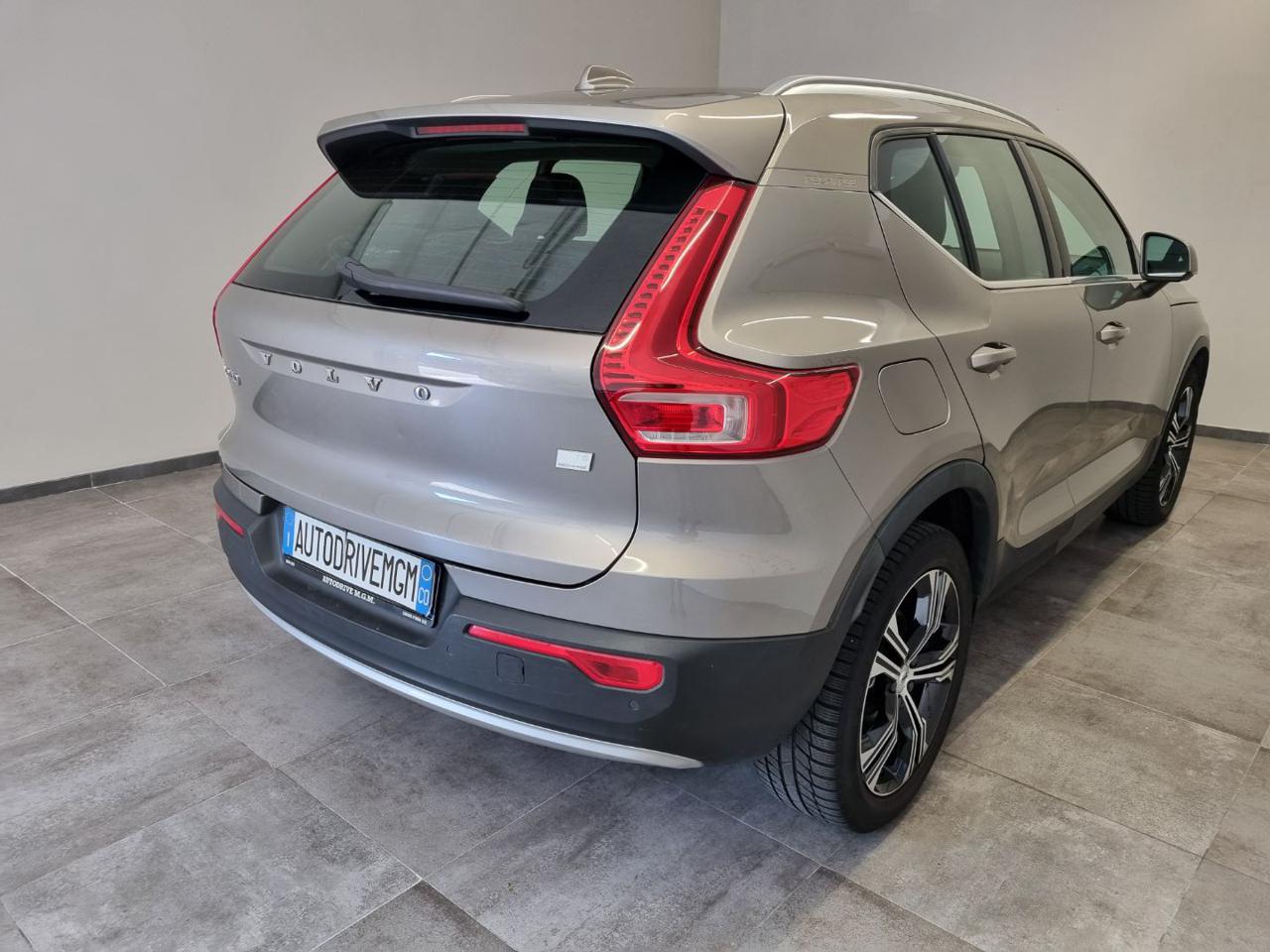 VOLVO XC40 T5 Recharge Plug-in Hybrid Inscription - 18