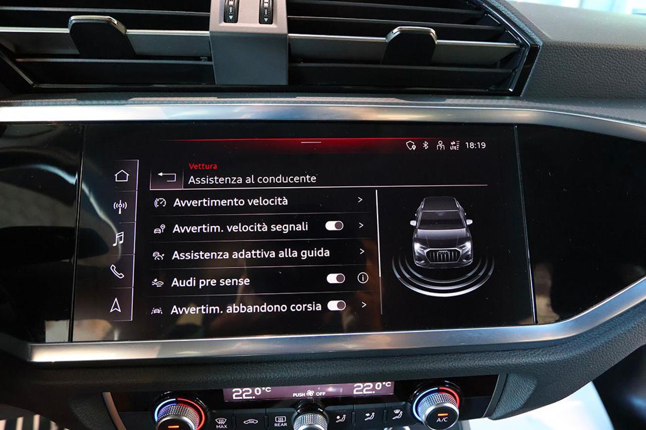 AUDI Q3 35 TDI S-Tronic S-Line - 26