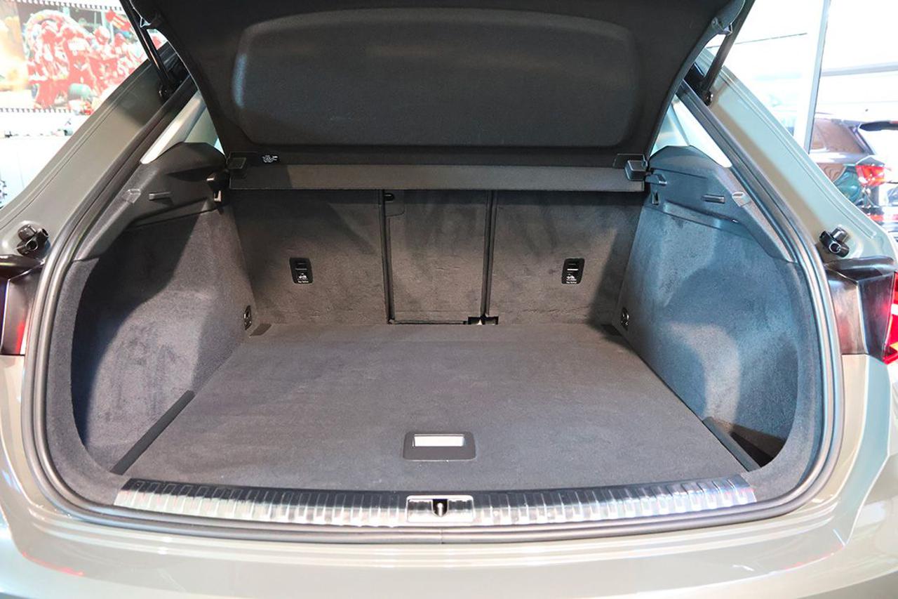 AUDI Q3 35 TDI S-Tronic S-Line - 12