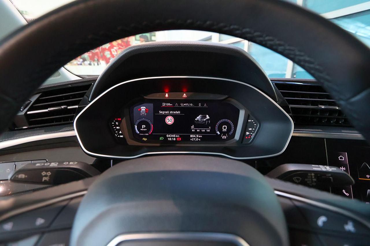 AUDI Q3 35 TDI S-Tronic S-Line - 30