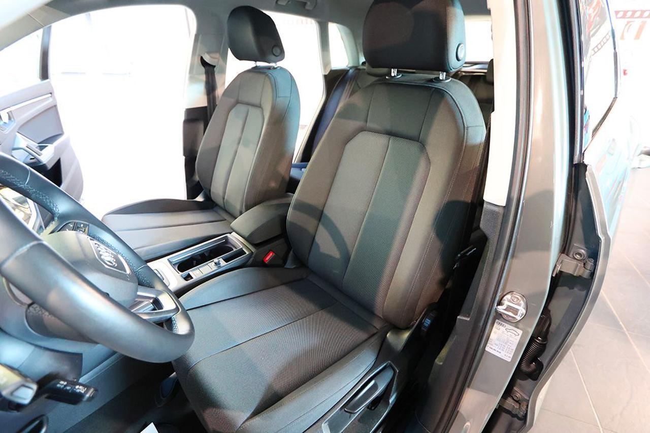 AUDI Q3 35 TDI S-Tronic S-Line - 17