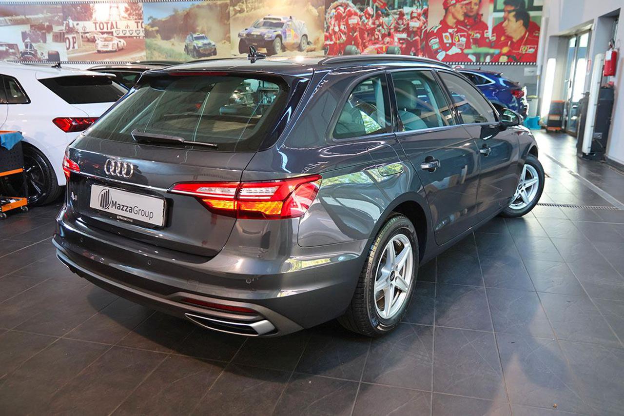 AUDI A4 30 TDI Avant S-Tronic Business - 9