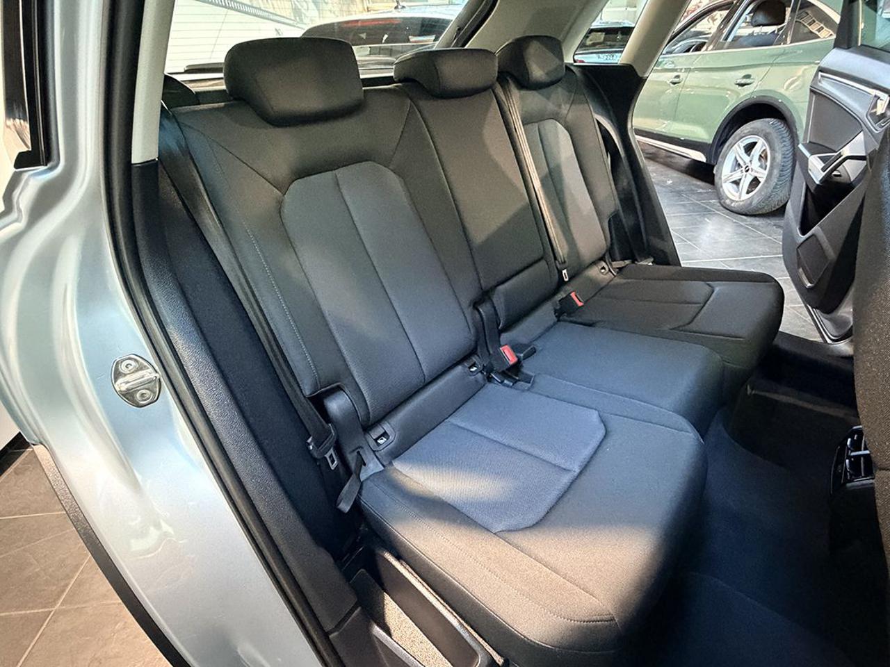 AUDI Q3 35 TDI S-Tronic Business - 19