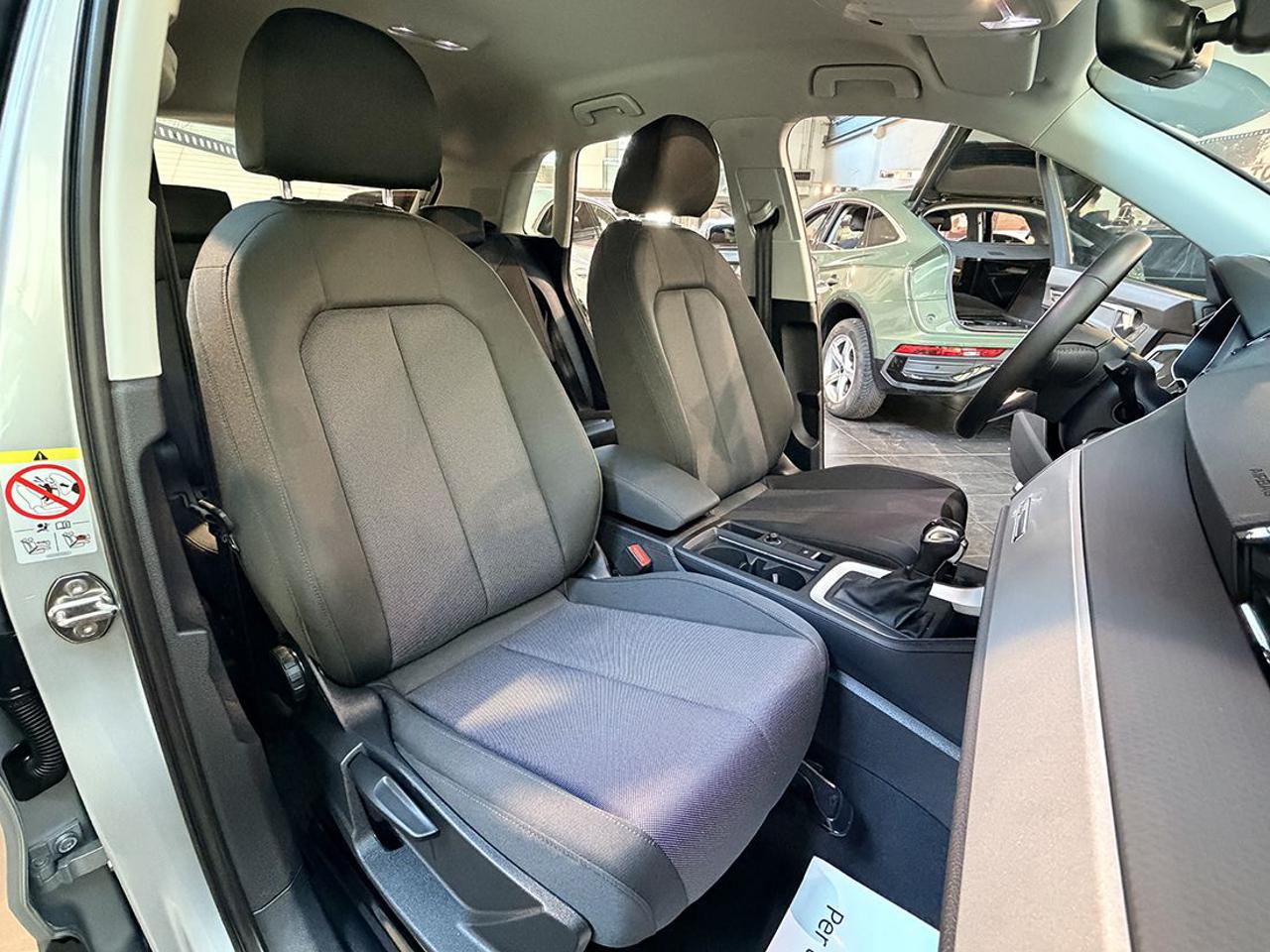 AUDI Q3 35 TDI S-Tronic Business - 16