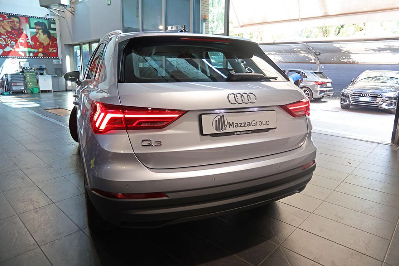 AUDI Q3 35 TDI S-Tronic Business - 8