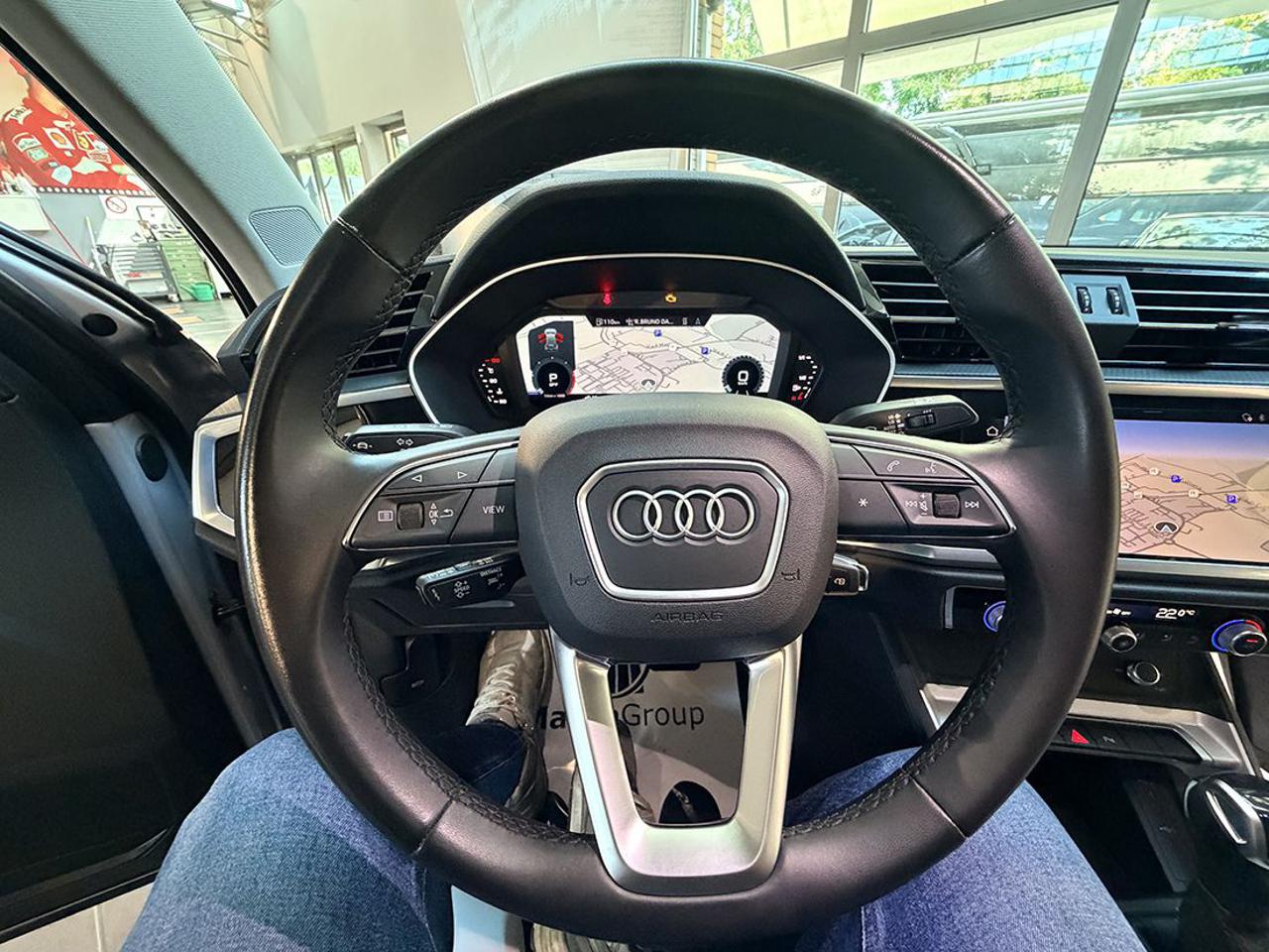 AUDI Q3 35 TDI S-Tronic Business - 20