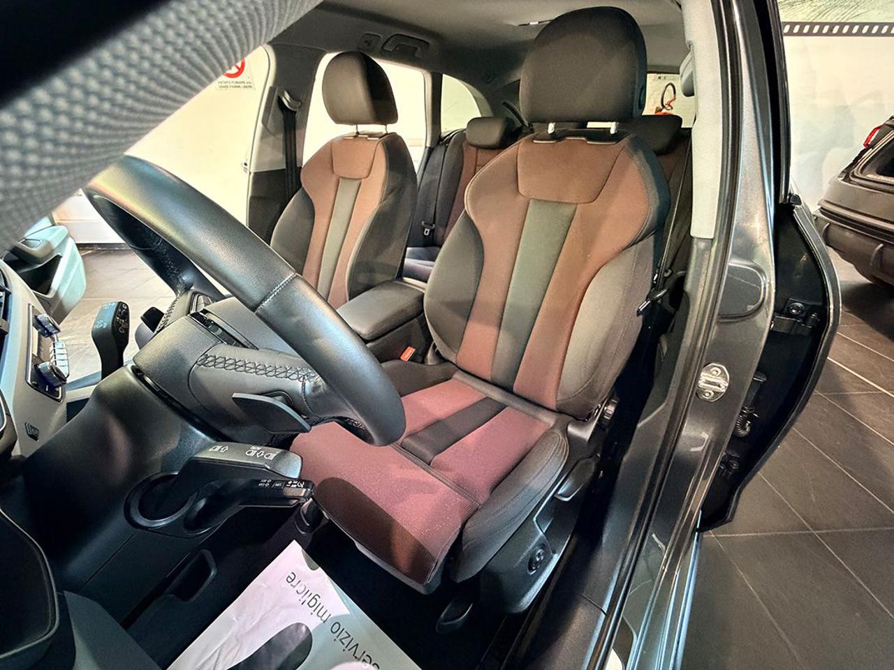 AUDI A4 35 TFSI Avant S-Tronic S-Line - 18