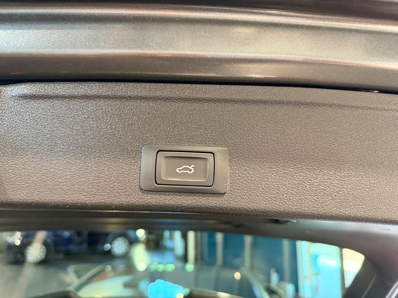 AUDI A4 35 TFSI Avant S-Tronic S-Line - 13