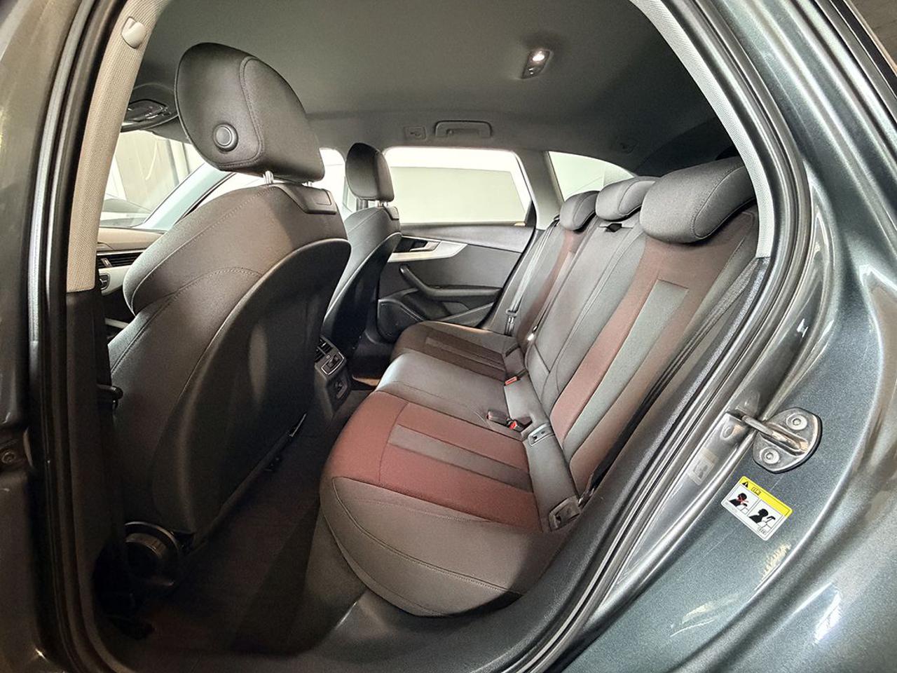 AUDI A4 35 TFSI Avant S-Tronic S-Line - 19