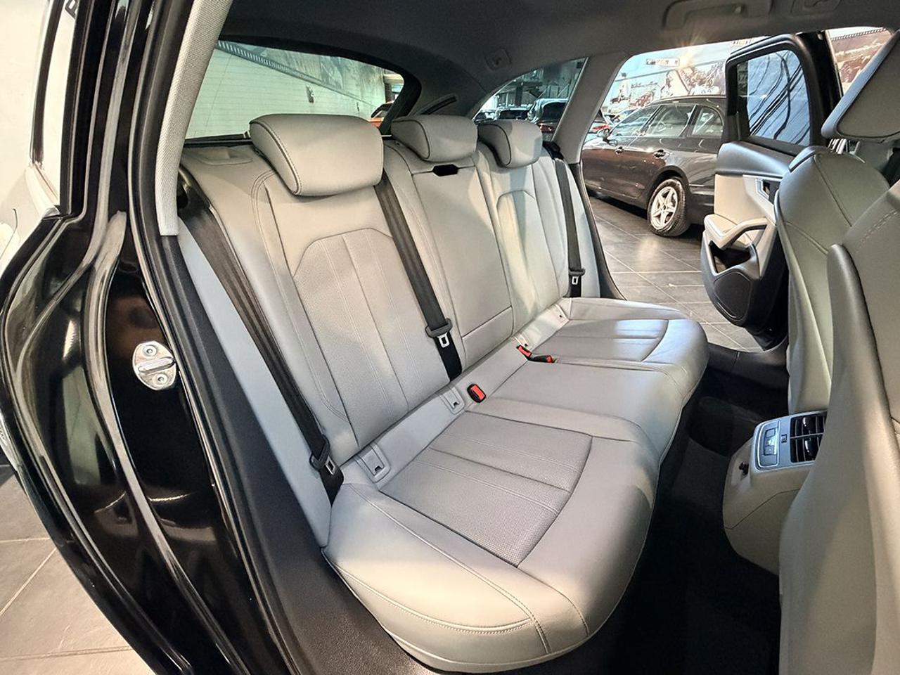 AUDI A4 allroad 40 TDI S-Tronic Identity Contrast - 19