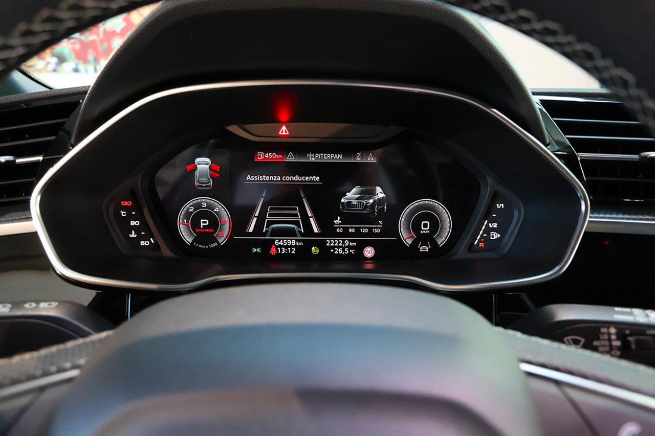 AUDI Q3 35 TDI S-Tronic S-Line - 32