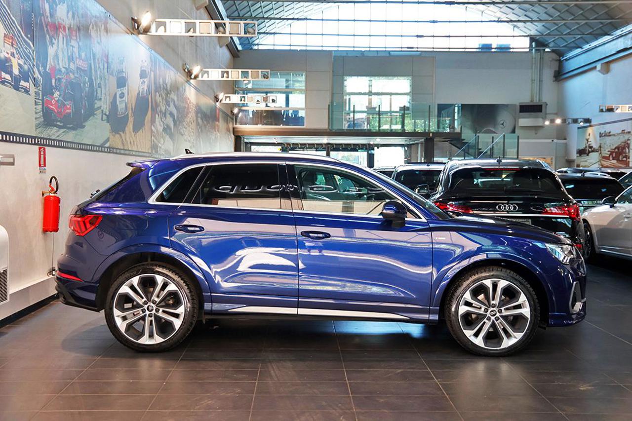 AUDI Q3 35 TDI S-Tronic S-Line - 2