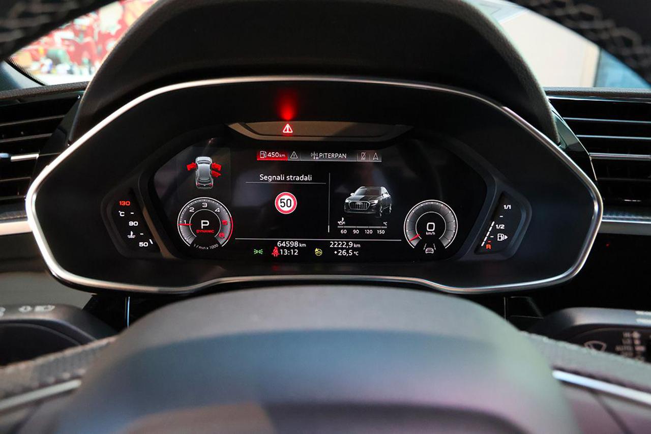 AUDI Q3 35 TDI S-Tronic S-Line - 31