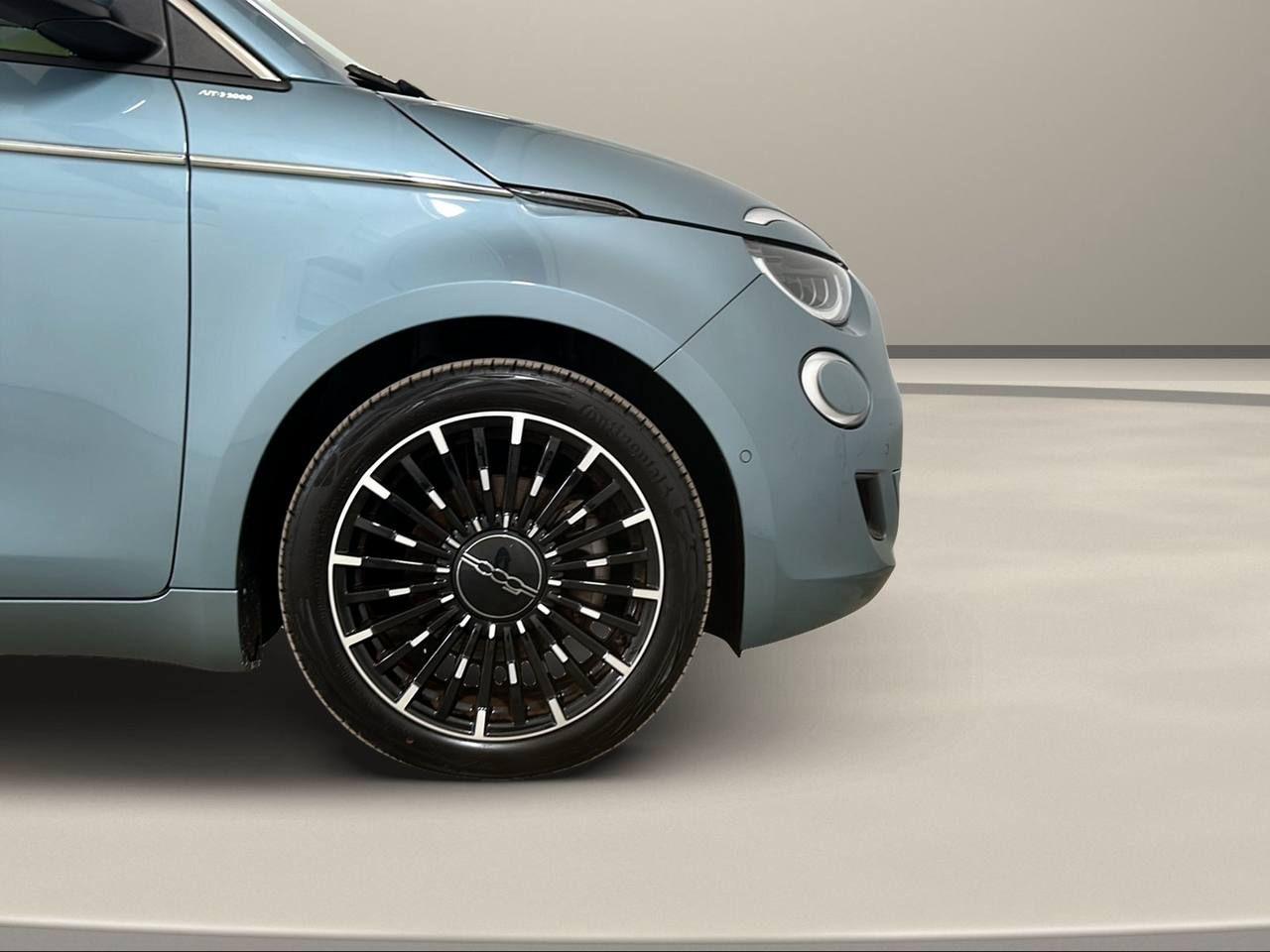 FIAT 500e 3+1 42 kWh La Prima 320 Km autonomia - 44