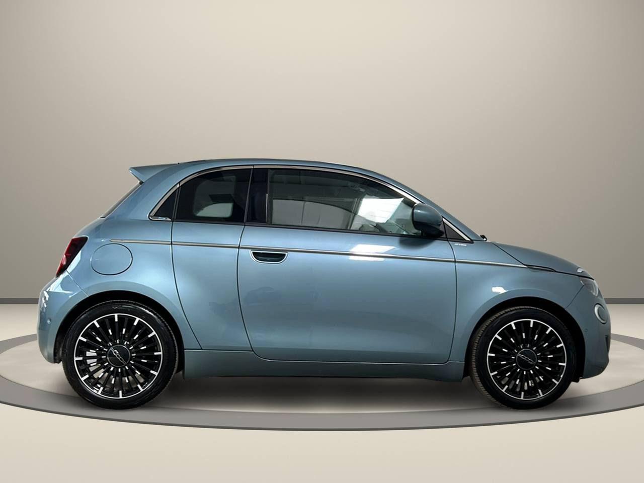 FIAT 500e 3+1 42 kWh La Prima 320 Km autonomia - 4