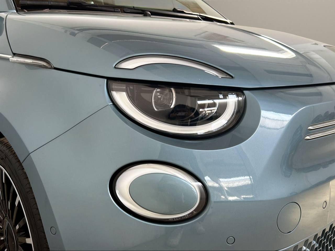FIAT 500e 3+1 42 kWh La Prima 320 Km autonomia - 35