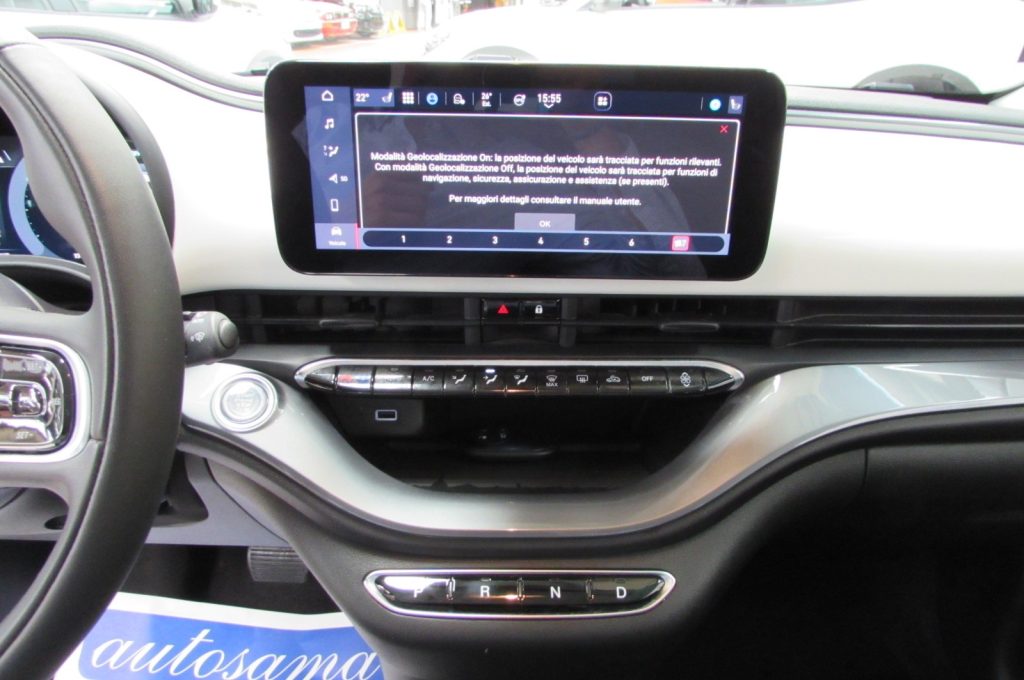 FIAT 500e 3+1 42 kWh AUTONOMIA 320Km. - 9