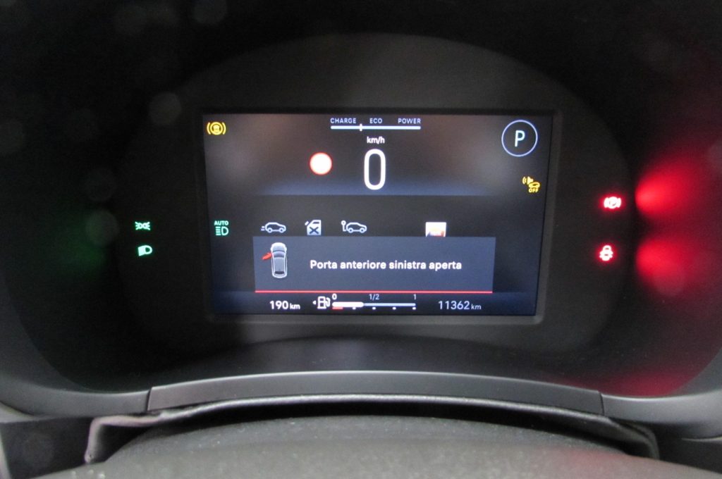 FIAT 600 Hybrid 100 CV DCT MHEV La Prima - 11