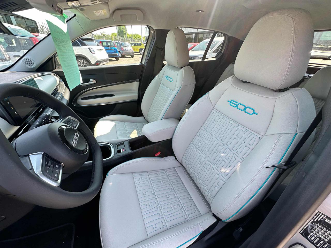 FIAT 600 Hybrid 145 CV DCT MHEV La Prima km zero - 9