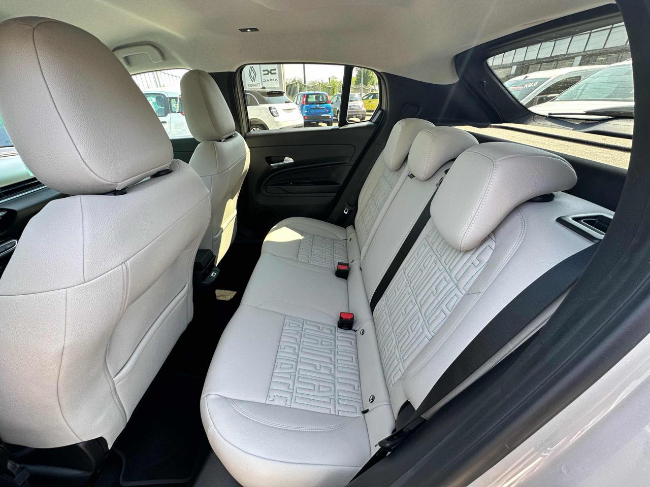 FIAT 600 Hybrid 145 CV DCT MHEV La Prima km zero - 11