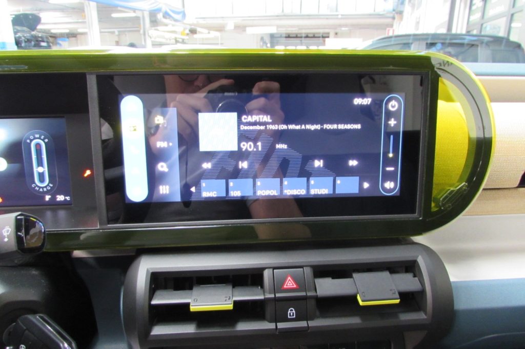 FIAT Grande Panda 44kWh La Prima AUTONOMIA 320 KM. - 10
