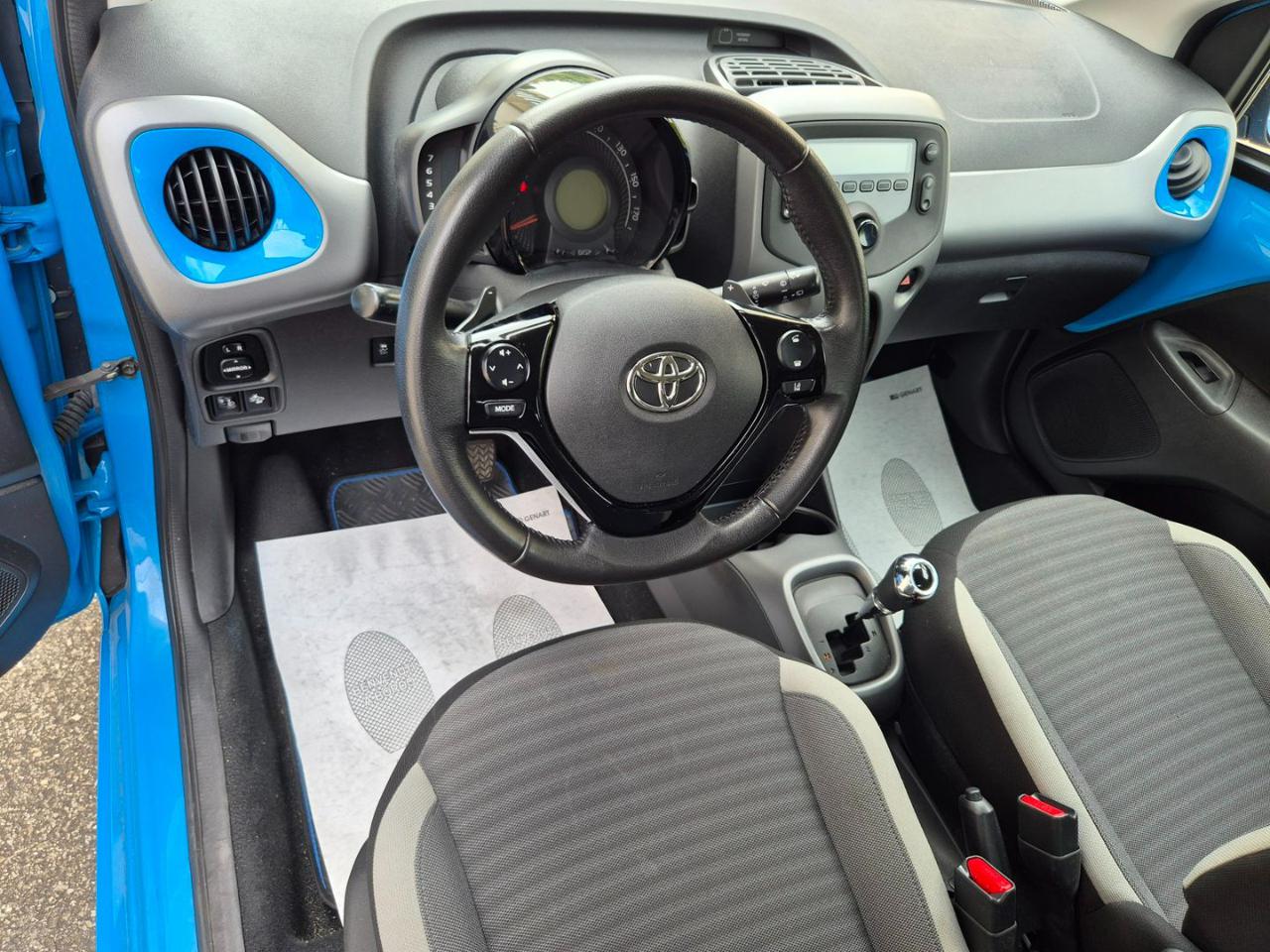 TOYOTA Aygo Connect 1.0 VVT-i 72 CV 5 porte x-cool MMT - 10