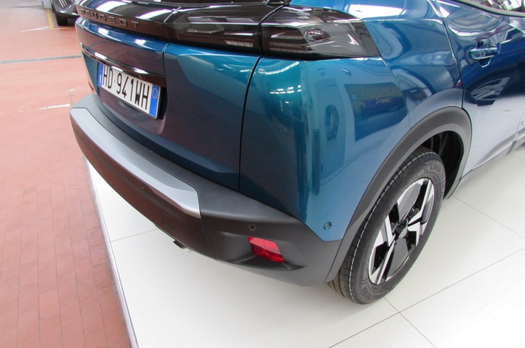 PEUGEOT 2008 PureTech 100 S&S Allure - 14