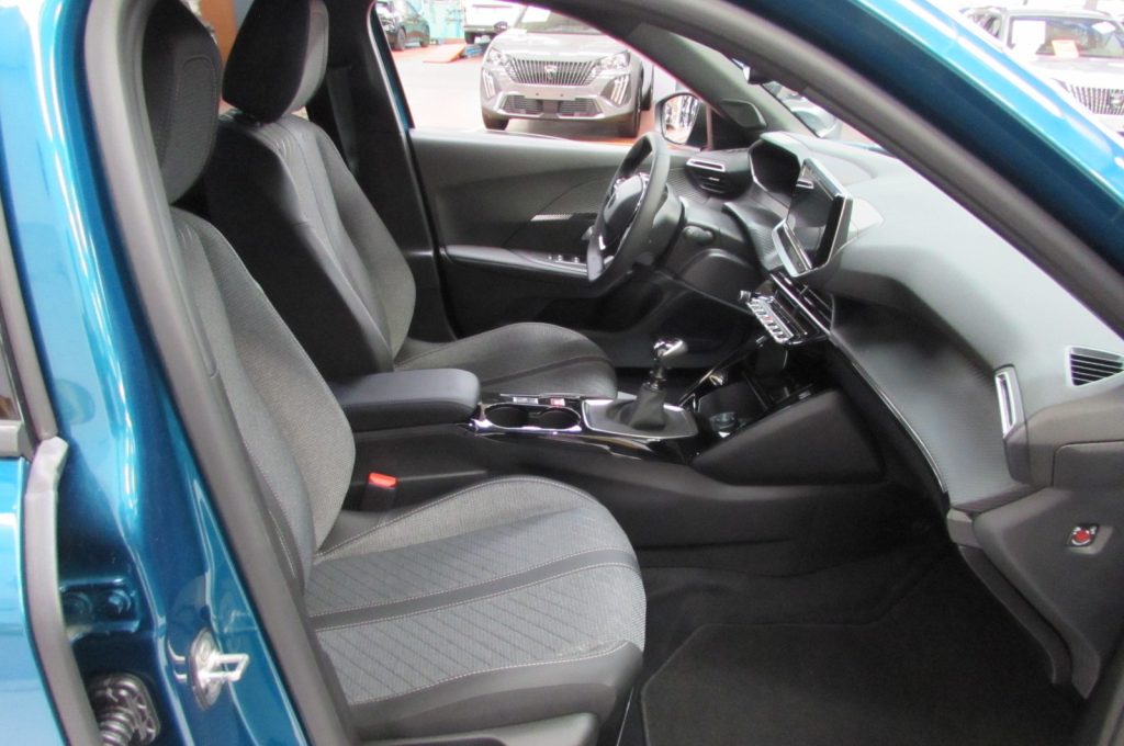 PEUGEOT 2008 PureTech 100 S&S Allure - 15