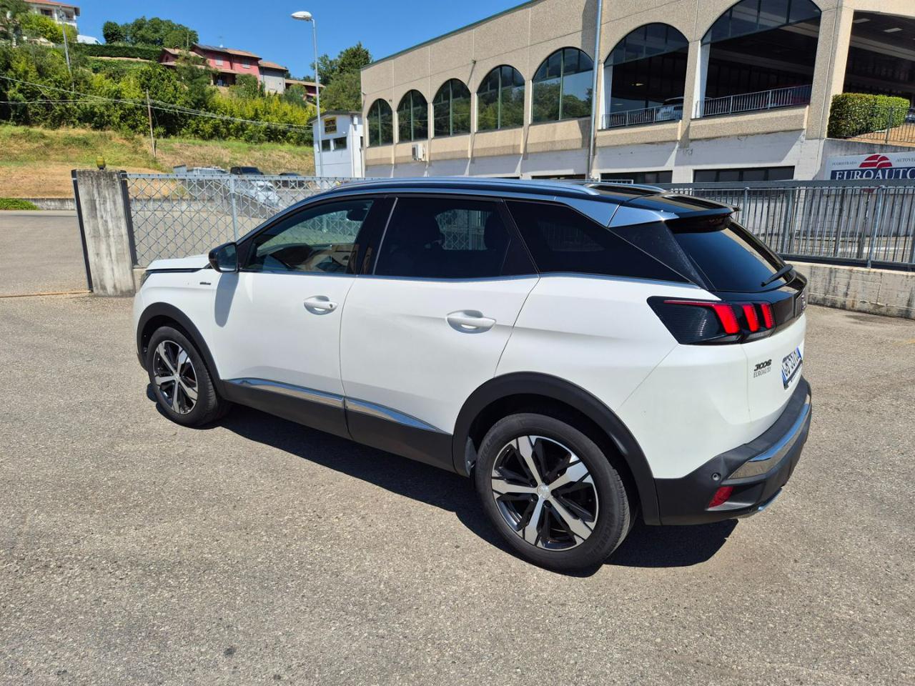 PEUGEOT 3008 BlueHDi 130 S&S EAT8 GT Line - 8