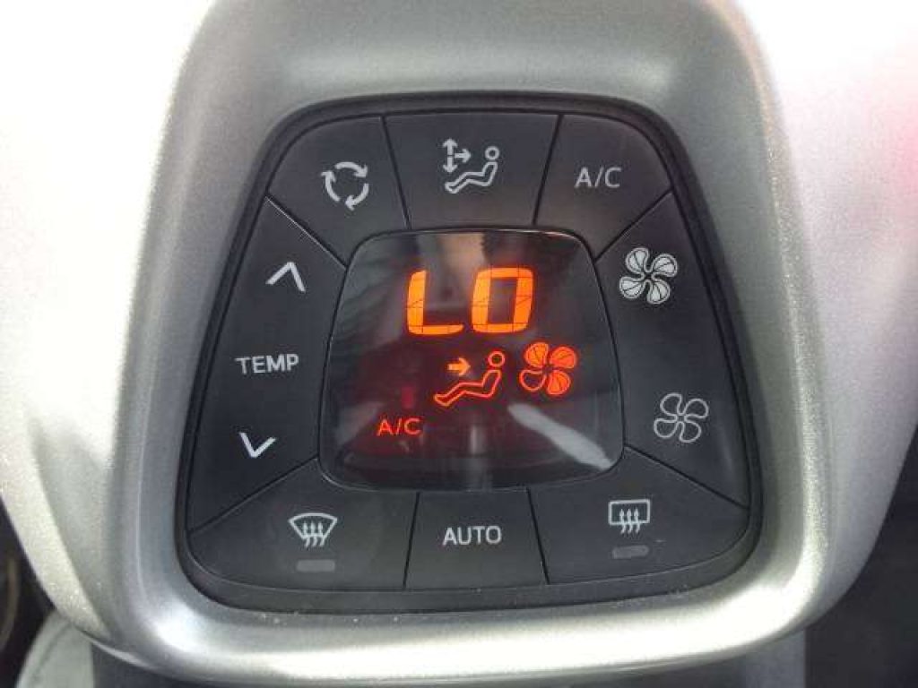 TOYOTA Aygo Aygo II 2016 5p 1.0 x-clusiv - 12