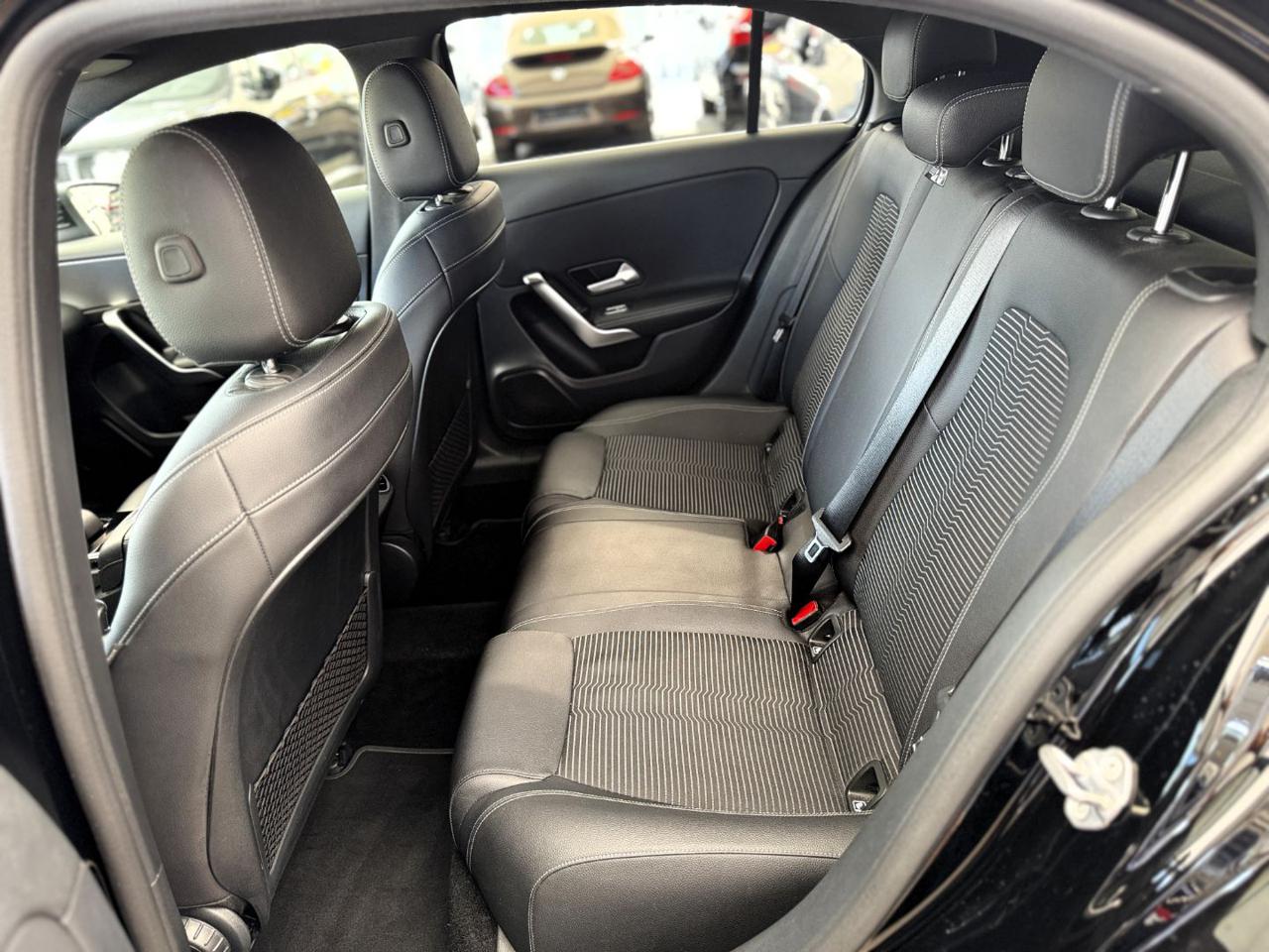 MERCEDES-BENZ A 180 d Automatic Sport (Navi/Retro/Unipro.) - 10