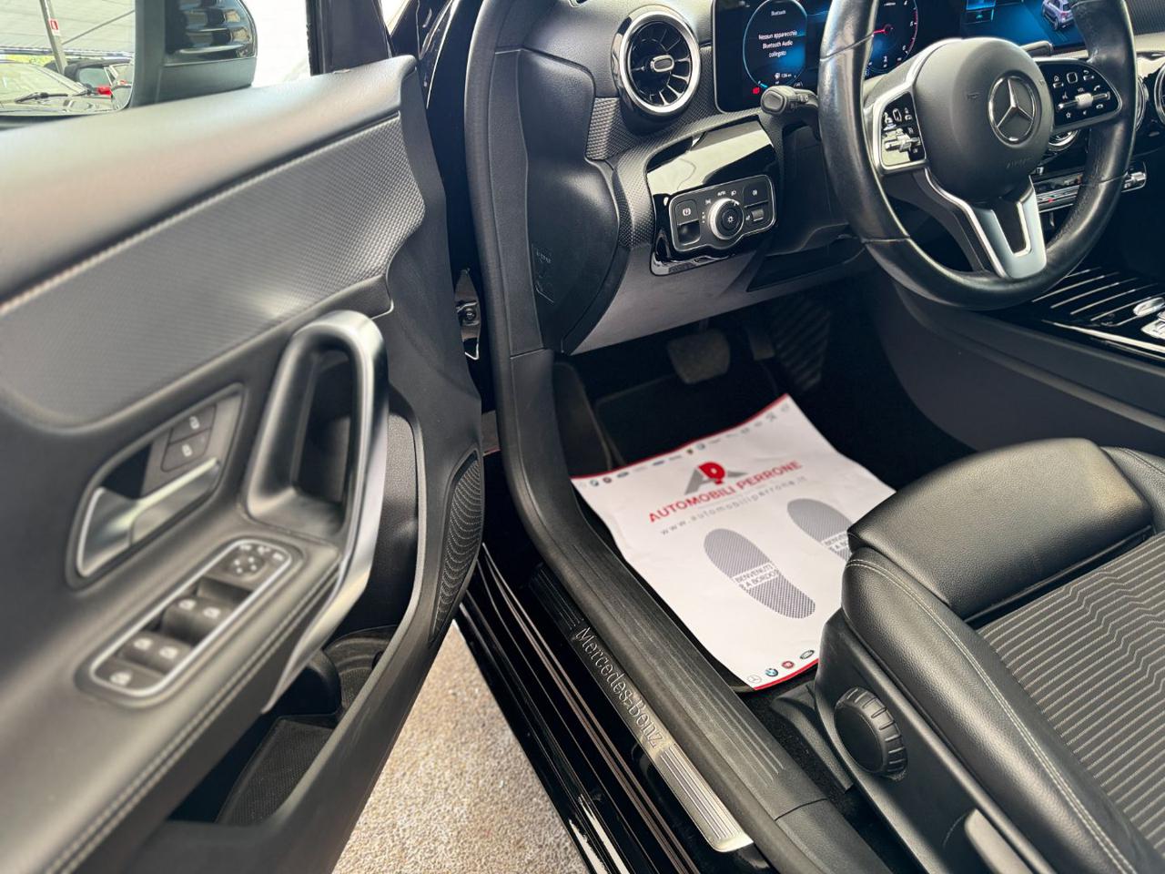 MERCEDES-BENZ A 180 d Automatic Sport (Navi/Retro/Unipro.) - 17