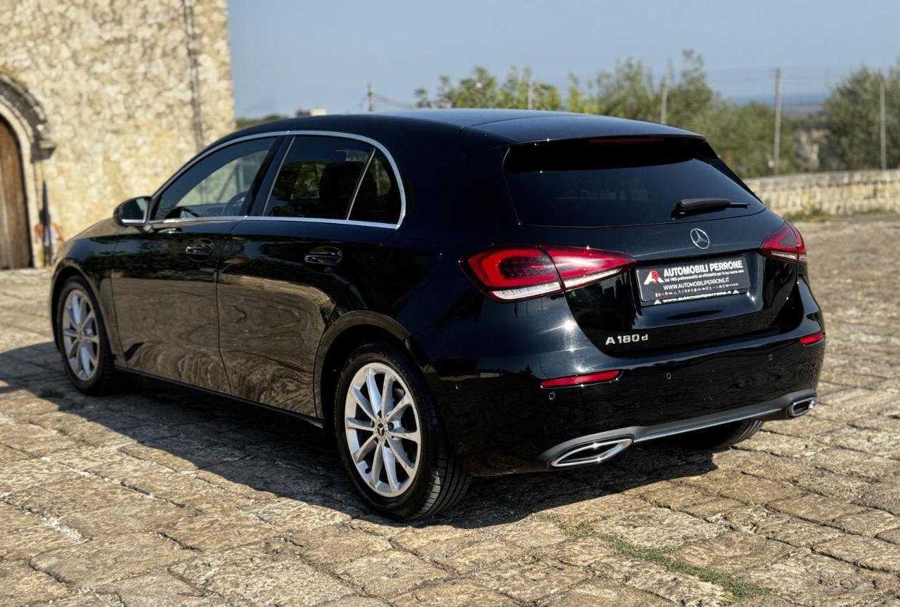 MERCEDES-BENZ A 180 d Automatic Sport (Navi/Retro/Unipro.) - 11