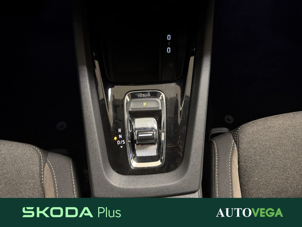 SKODA Octavia wagon 2.0 tdi evo scout 4x4 150cv dsg - 11