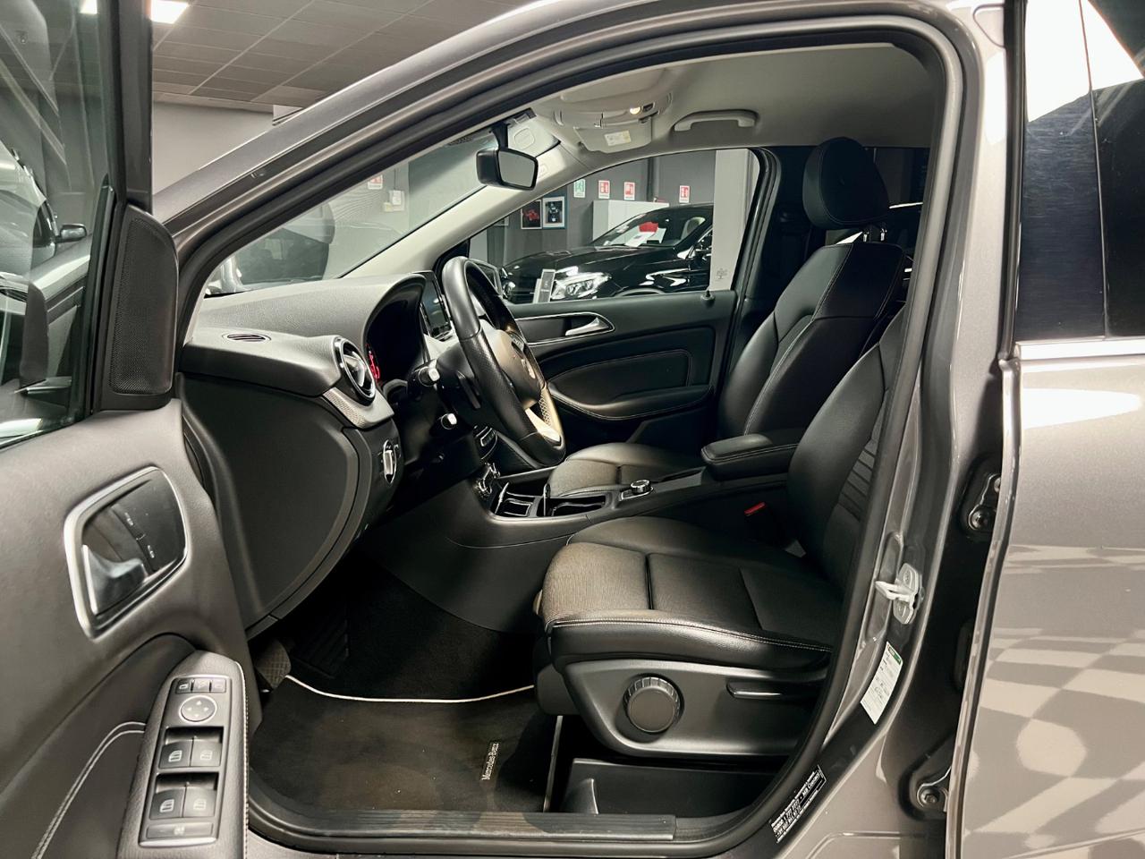 MERCEDES-BENZ B 200 d Automatic 4Matic Sport - 6
