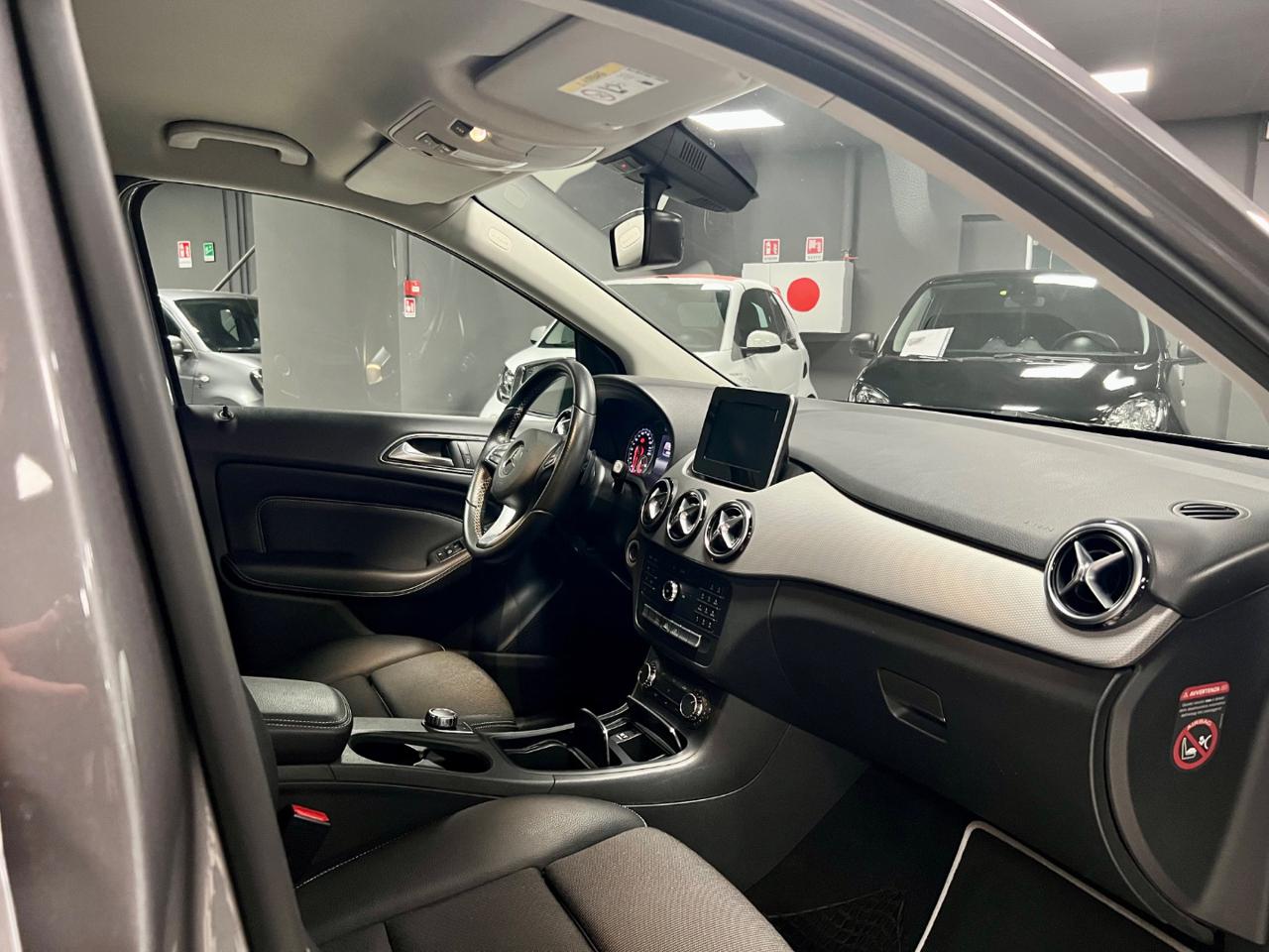 MERCEDES-BENZ B 200 d Automatic 4Matic Sport - 11