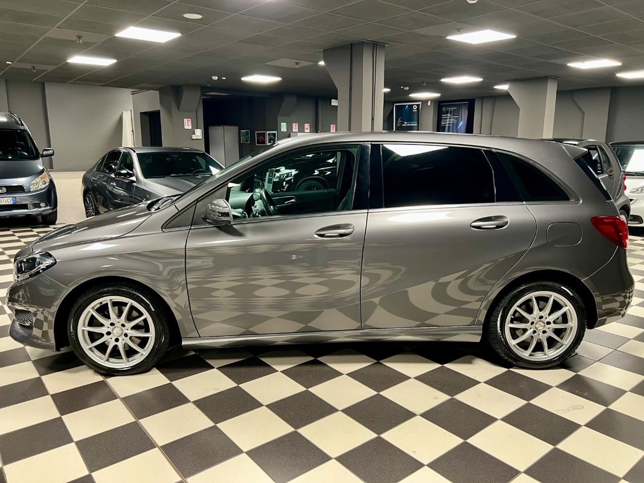 MERCEDES-BENZ B 200 d Automatic 4Matic Sport - 2