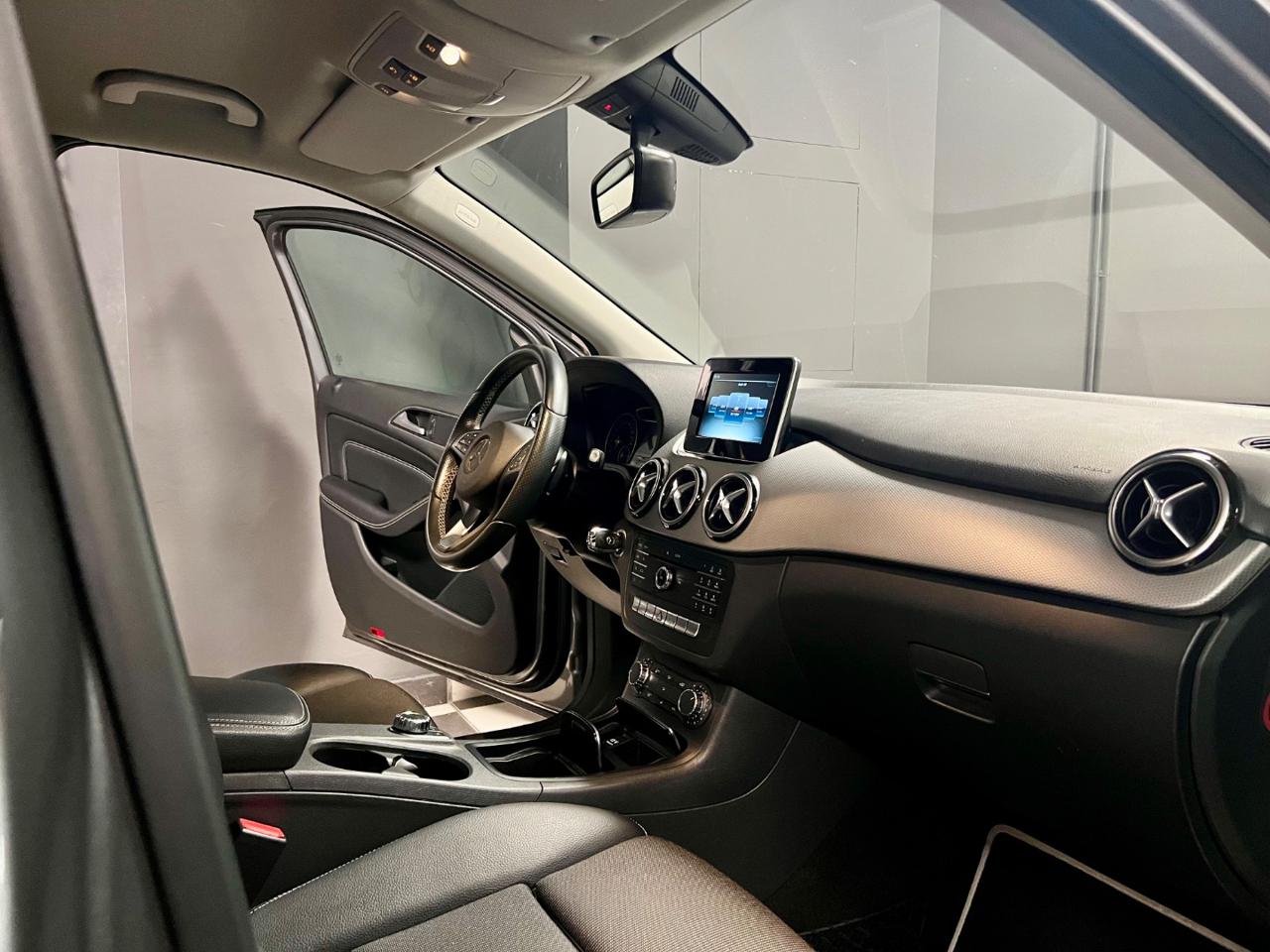 MERCEDES-BENZ B 200 d Automatic 4Matic Sport - 20