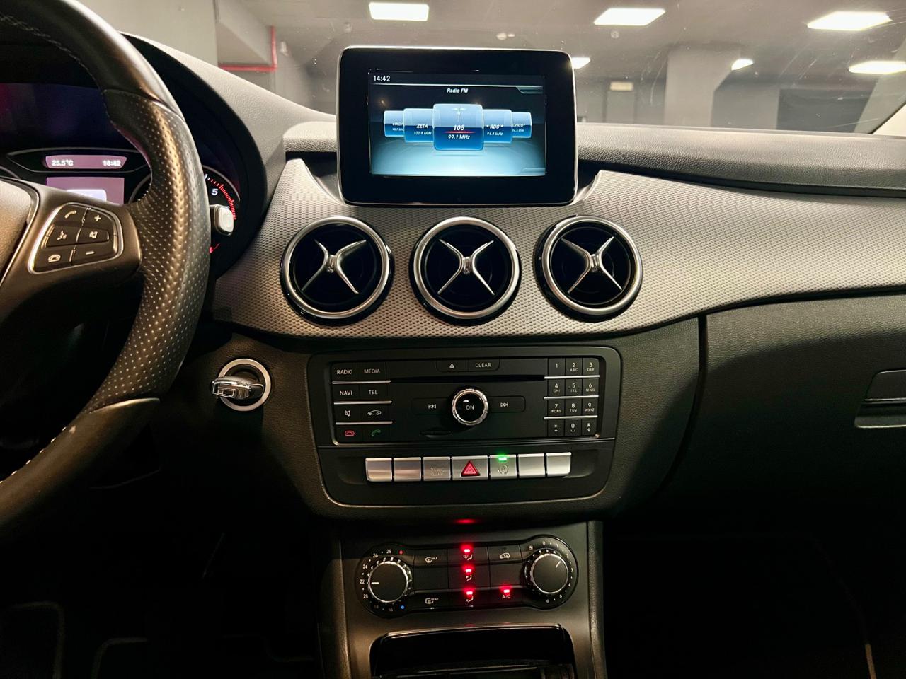 MERCEDES-BENZ B 200 d Automatic 4Matic Sport - 17