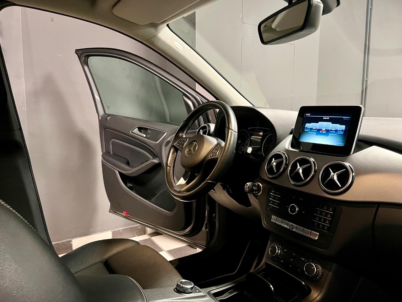MERCEDES-BENZ B 200 d Automatic 4Matic Sport - 19